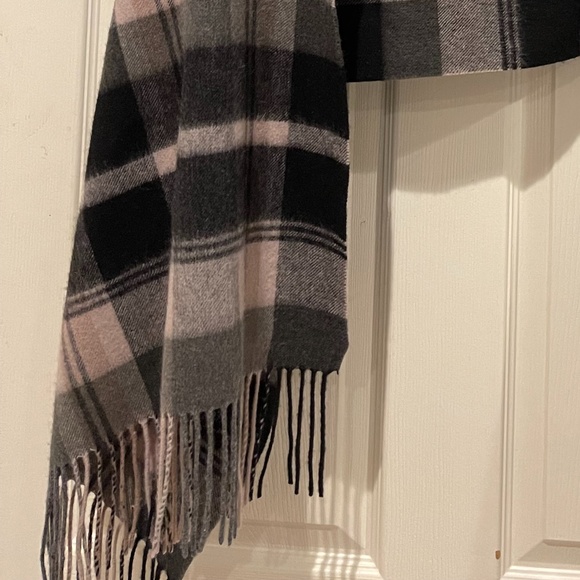 NWOT- Linda Richards Luxury Wool/Cashmere Plaid Wrap (OS) - Picture 4 of 7